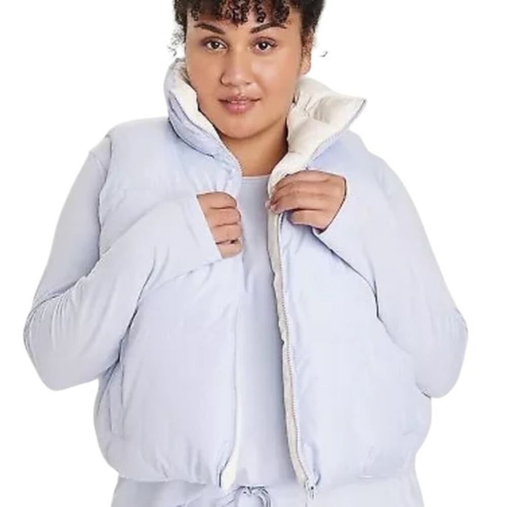 NWT All In Motion Puffer Vest Women's Plus Size 1X Reversible White Light Blue - Picture 5 of 9